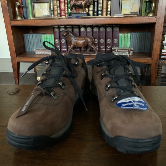 Hi-Tec Other - 💦 Waterproof Hiking Shoes 🥾